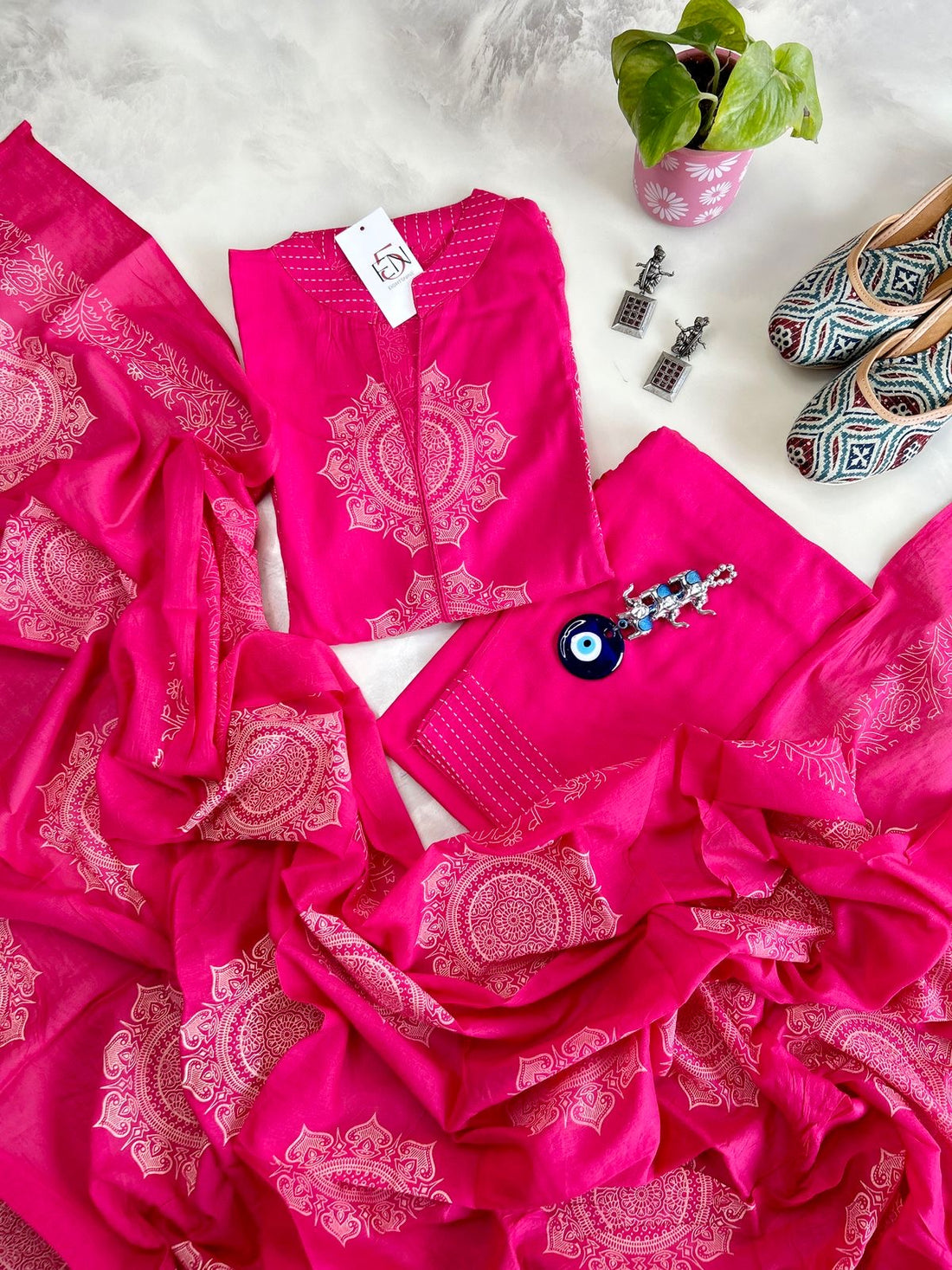 d334b7ff-0f10-4f2d-8be5-a0466966e03e